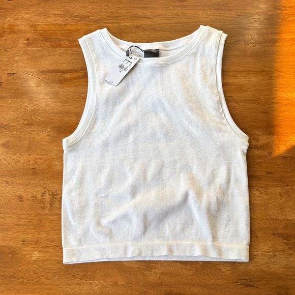Express Ribbed Tank Top, L/XL - Picture 2 of 8